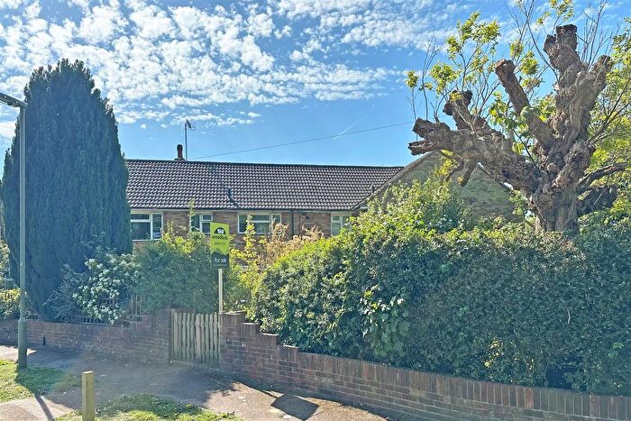2 Bedroom Maisonette For Sale In Tilers Way, Reigate, RH2