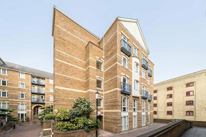 2 Bedroom Flat To Rent In Rotherhithe Street, Rotherhithe, SE16