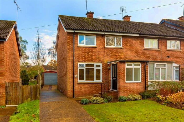 2 Bedroom End Of Terrace House To Rent In Chalkdell Fields, St Albans, Hertfordshire AL4