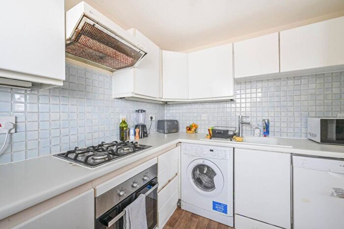 2 Bedroom Flat For Sale In Freetrade Wharf, Wapping, London, E1W