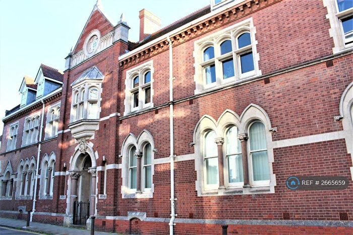 2 Bedroom Flat To Rent In Old Court House, Brighton, BN2