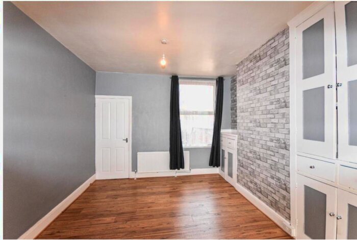 2 Bedroom End Of Terrace House To Rent In Symington Street, Northampton, NN5