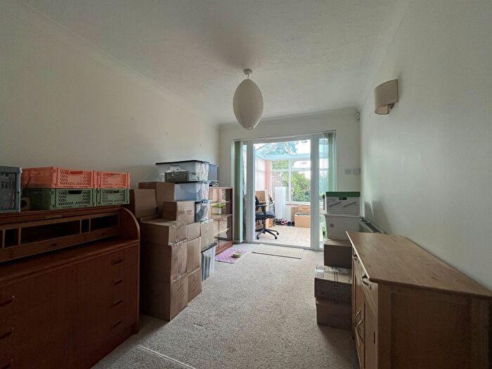 4 Bedroom Property To Rent In Newbery Close, Axminster, EX13