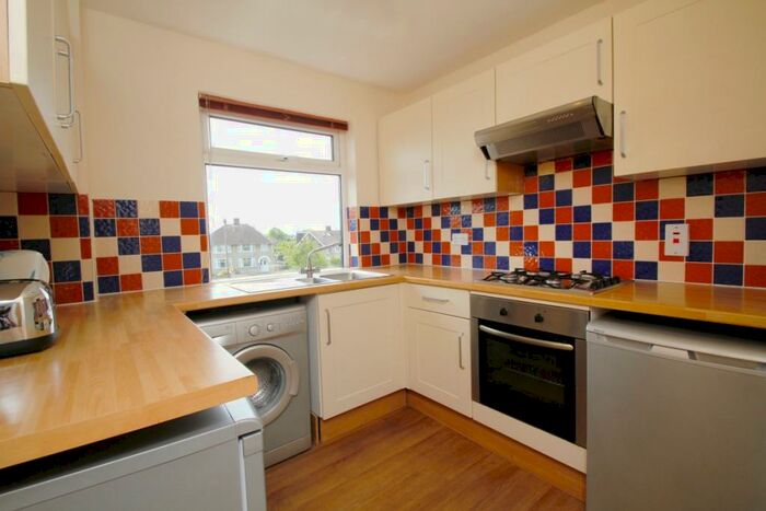 2 Bedroom Apartment To Rent In Glebelands, OX3