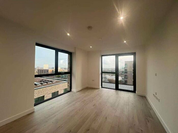 1 Bedroom Flat To Rent In Damsel Grove, London, N4