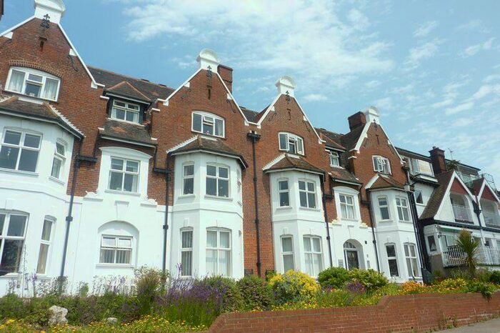 1 Bedroom Flat To Rent In Cliff House, Shorefield Gardens, Westcliff-On-Sea, SS0