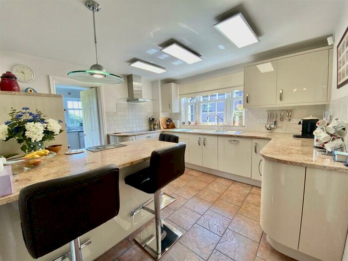 5 Bedroom Detached House For Sale In High View, Chepstow, NP16