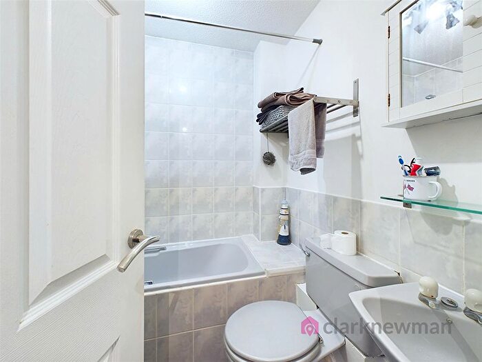 1 Bedroom Flat For Sale In Sovereign Court, Harlow, CM19