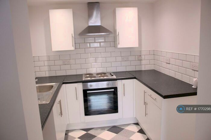 2 Bedroom Flat To Rent In Mansfield Road, Nottingham, NG5