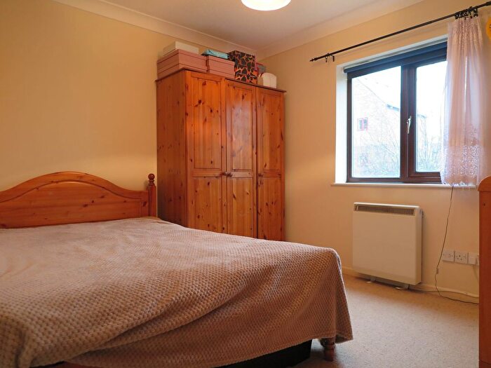 2 Bedroom End Of Terrace House To Rent In Greenland Quay, Surrey Quays, SE16