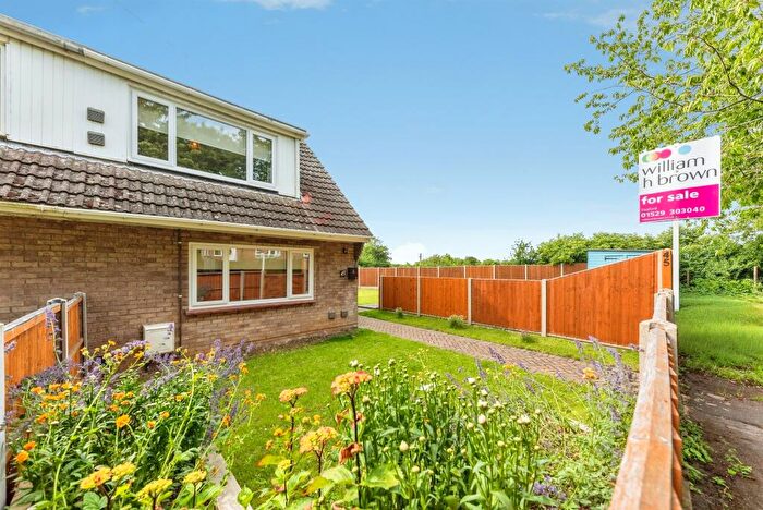 3 Bedroom Semi Detached House For Sale In Thorold Avenue, Cranwell Village, Sleaford, NG34