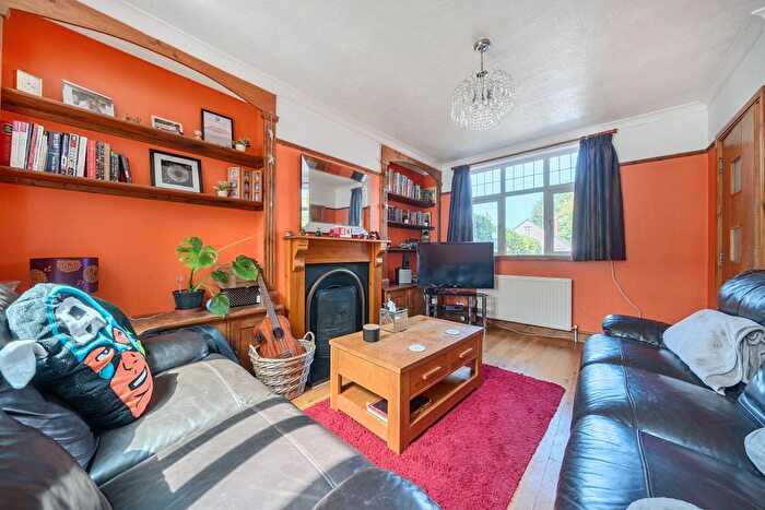 3 Bedroom Semi-detached House For Sale In Victoria Road, Knaphill, Woking, GU21