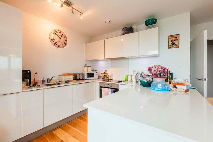 2 Bedroom Flat To Rent In Branch Place, Hoxton, London, N1