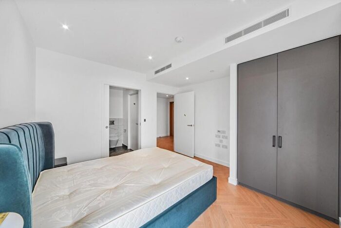 1 Bedroom Apartment To Rent In One Thames Quay, Marsh Wall, E14