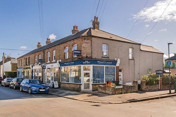 1 Bedroom Maisonette For Sale In Priory Road, Hampton, TW12