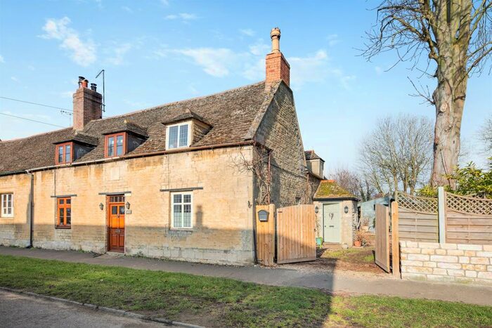 2 Bedroom Character Property For Sale In Main Street, Greatford, Stamford, PE9