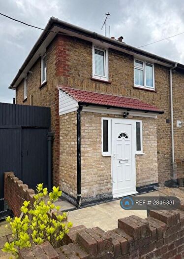 3 Bedroom Semi Detached House To Rent In Gainsborough Road, London, E15