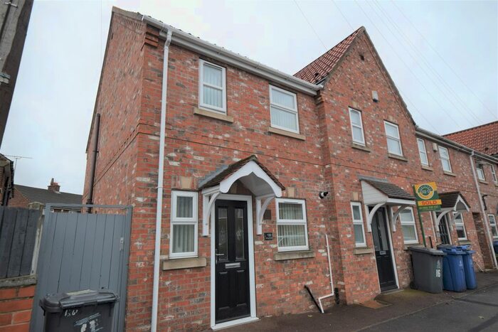 2 Bedroom End Of Terrace House To Rent In Willow Road, Armthorpe, Doncaster, DN3