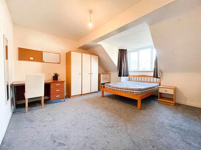 4 Bedroom House To Rent In Flat C, Springhill Court, Crookesmoor, Sheffield, S10