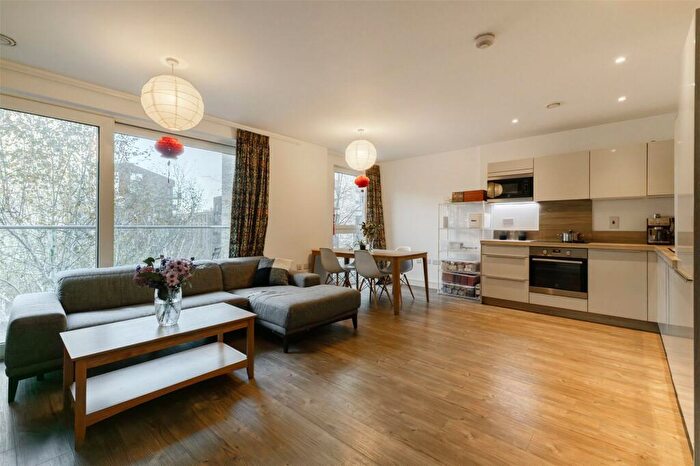 1 Bedroom Flat To Rent In Yeoman Street, Surrey Quays, London, SE8