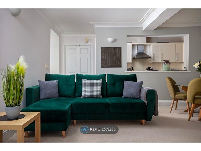 1 Bedroom Flat To Rent In Douglas House, Cheltenham, GL50