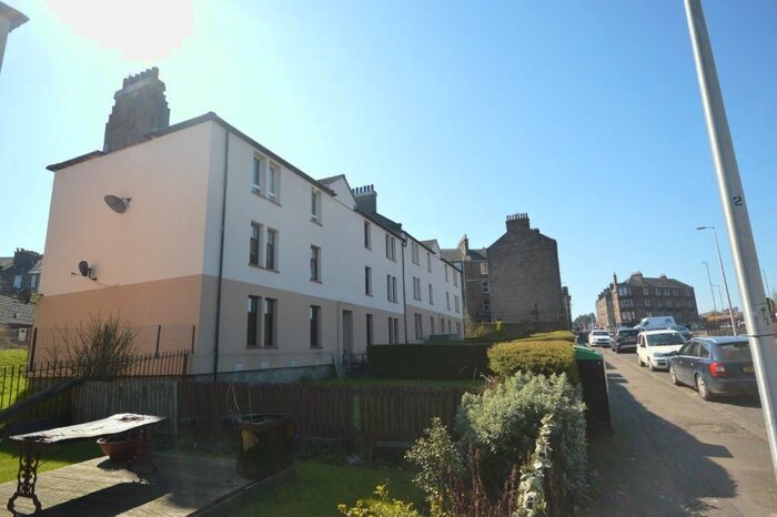 2 Bedroom Flat To Rent In Moncur Crescent, Coldside, Dundee, DD3