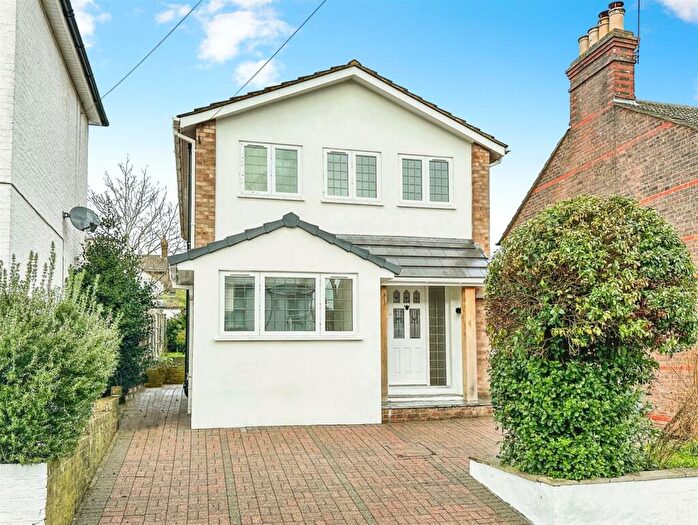 3 Bedroom Detached House To Rent In Boxmoor, Hemel Hempstead, HP1