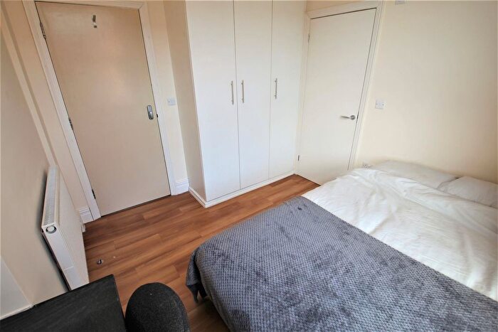 1 Bedroom Flat To Rent In Hesketh Avenue, Kirkstall, Leeds, West Yorkshire, LS5