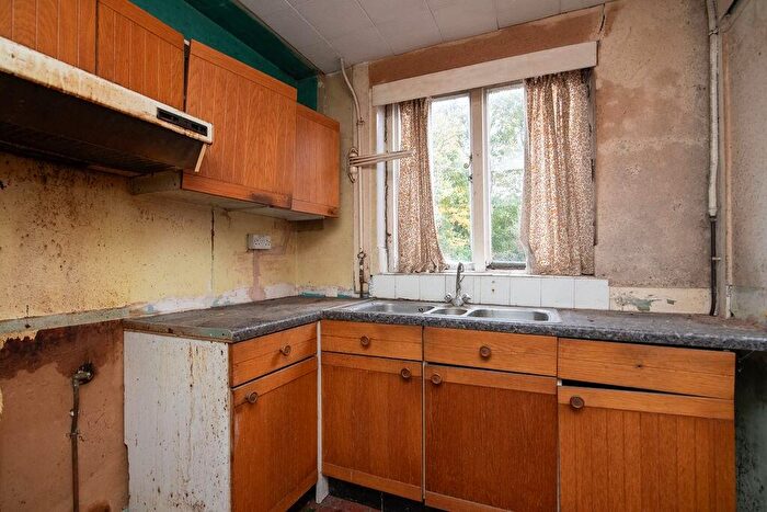 3 Bedroom Semi-Detached House For Sale In Redacre Road, Birmingham, B73
