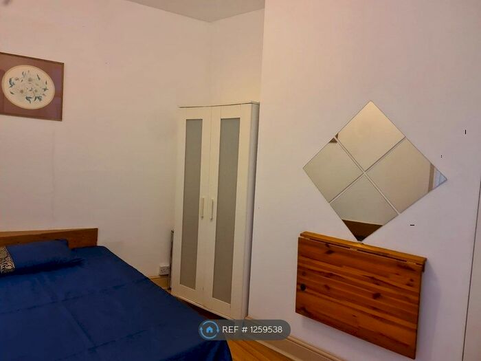 Studio To Rent In Willenhall Road, London SE18