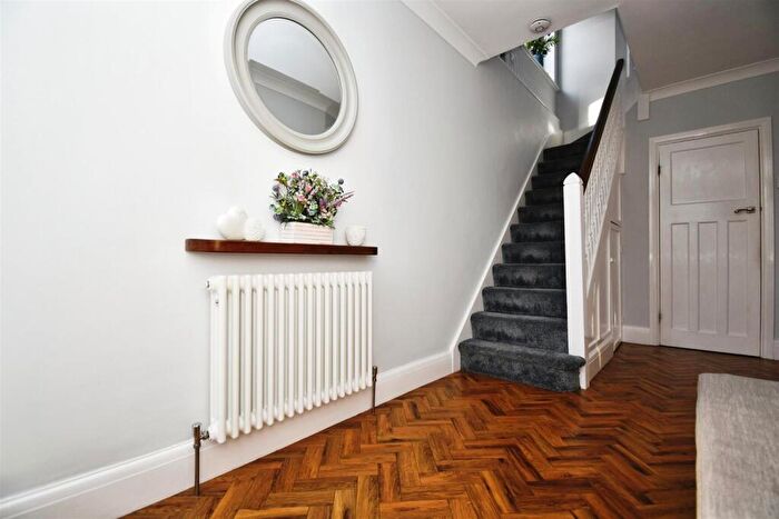 3 Bedroom End Of Terrace House For Sale In Maple Avenue, Willerby, HU10