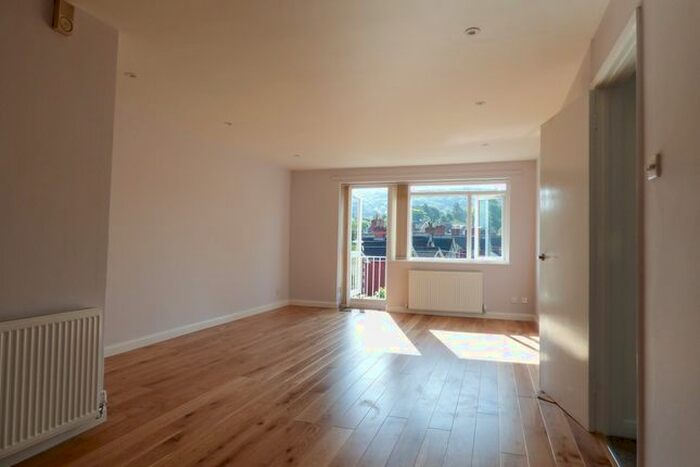 2 Bedroom Flat To Rent In Powlett Court, Bathwick, Central Bath, BA2