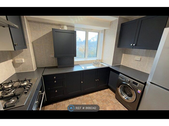 3 Bedroom Flat To Rent In Kilburn Gate, London, NW6