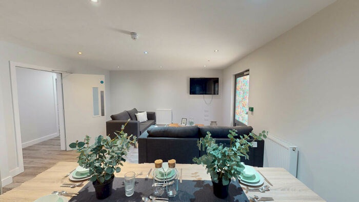 7 Bedroom Flat To Rent In Flat, Hyson House, Terrace Street, Forest Fields, Nottingham, NG7