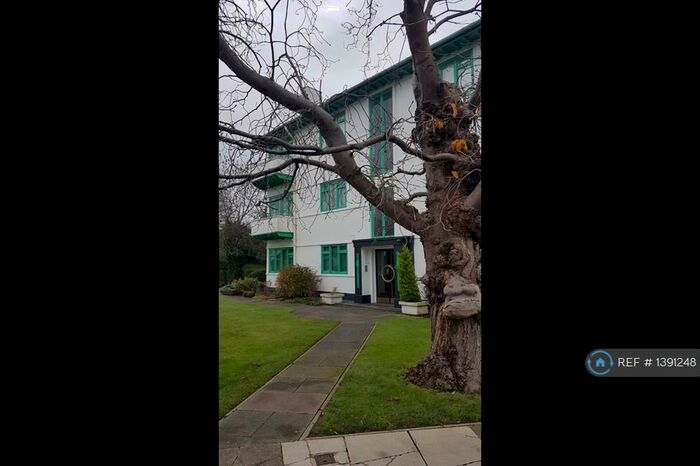 2 Bedroom Flat To Rent In Elm Park Court, Pinner, HA5