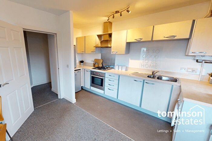 3 Bedroom Flat To Rent In Hassocks Close, Beeston, Nottingham, NG9