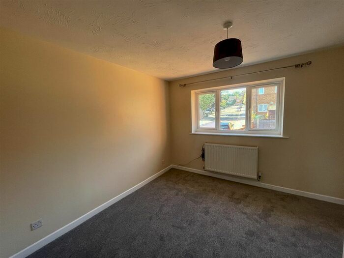 2 Bedroom End Of Terrace House To Rent In Tynemouth Road, London, SE18