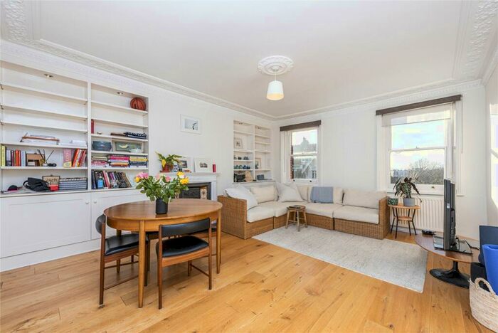 2 Bedroom Flat To Rent In Frognal, Hampstead, NW3