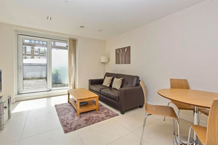 1 Bedroom Apartment For Sale In Bezier Apartments, City Road, Aldgate, London, EC1Y