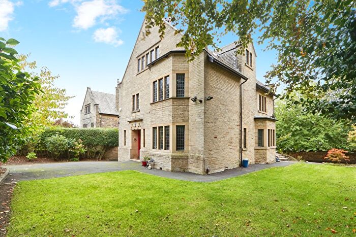 5 Bedroom Detached House For Sale In Carlton Drive, Bradford, BD9