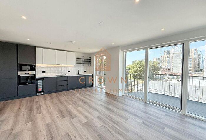 3 Bedroom Apartment To Rent In Cairncross House - Nd Floor, Kidbrooke Village, SE3