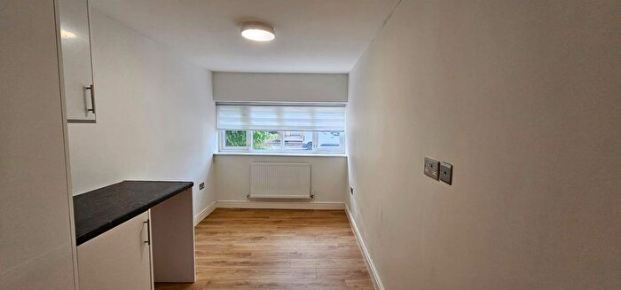 Studio To Rent In Hopton Road, Wealdstone, HA3