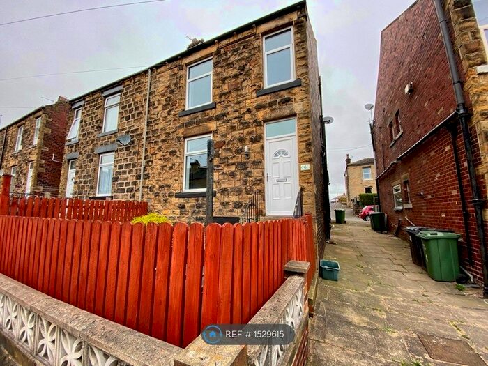 2 Bedroom End Of Terrace House To Rent In Colbeck Avenue, Batley, WF17
