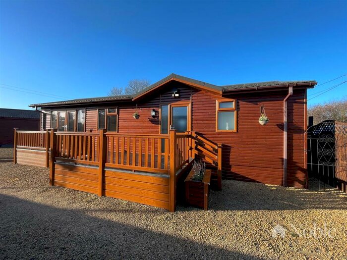 1 Bedroom Detached Bungalow For Sale In St. Marys Lane, Upminster, RM14