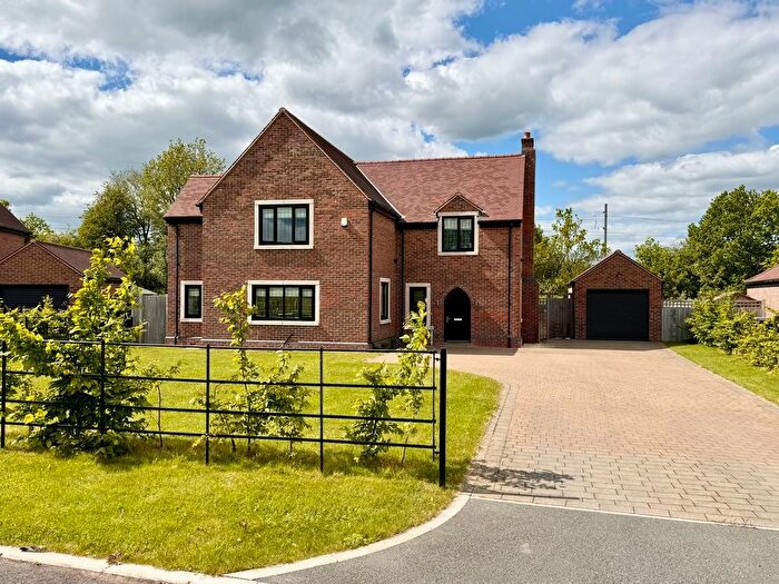 4 Bedroom Detached House To Rent In Paddock Close, Holmes Chapel, CW4