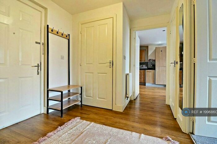 2 Bedroom Flat To Rent In Gabrielle House, Ilford, IG2