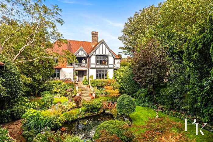4 Bedroom Detached House For Sale In The Upper Drive, Hove, BN3