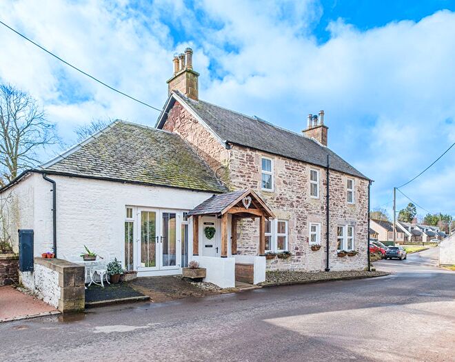 4 Bedroom Town House For Sale In Howgate Road, Roberton, Biggar, ML12