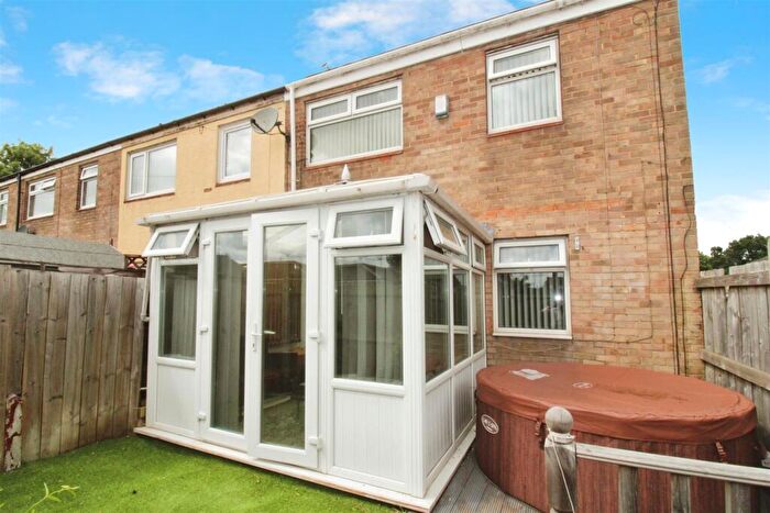 3 Bedroom End Of Terrace House For Sale In Littleham Close, Bransholme, Hull, HU7