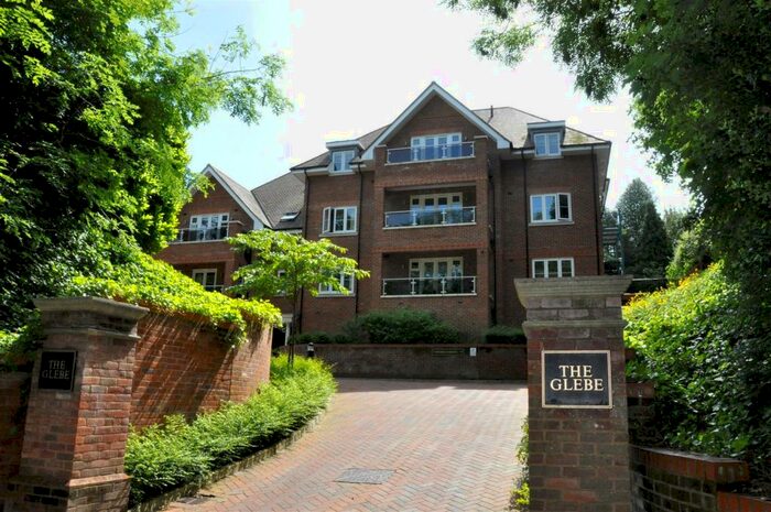 3 Bedroom Apartment To Rent In The Glebe. Chesham Road, Berkhamsted, HP4
